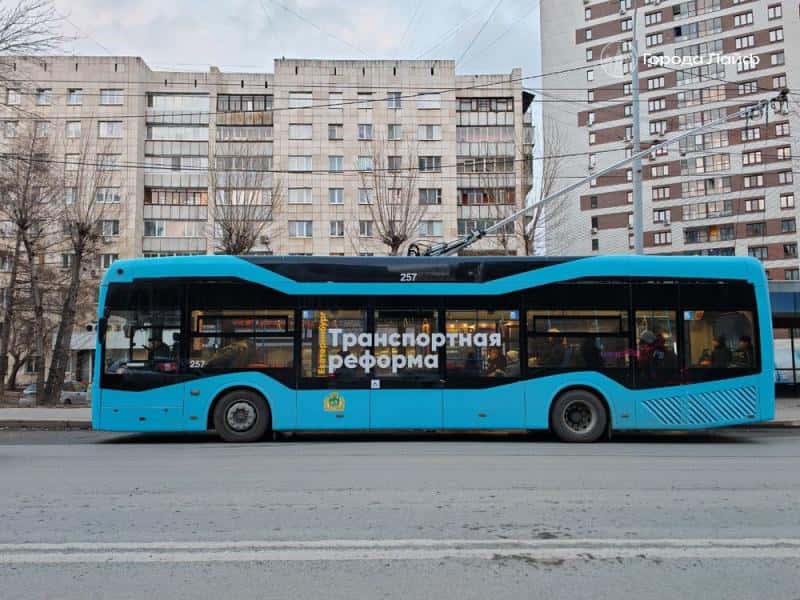 Пассажиры пожаловались на водителя автобуса в Екатеринбурге после заезда на АЗС