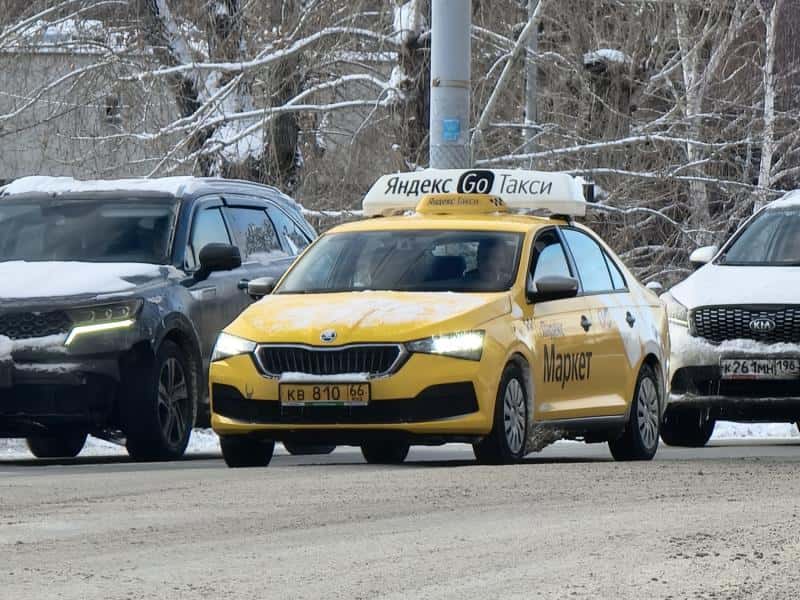 Таксист из Екатеринбурга рассказал, как заработал 21 тысячу рублей за смену