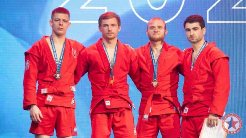 18 медалей: свердловские самбисты блистательно выступили на чемпионате страны