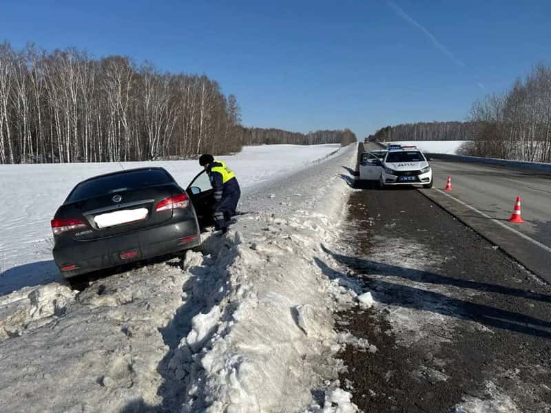 В Ирбитском районе водитель Nissan Almera скончался после съезда в кювет