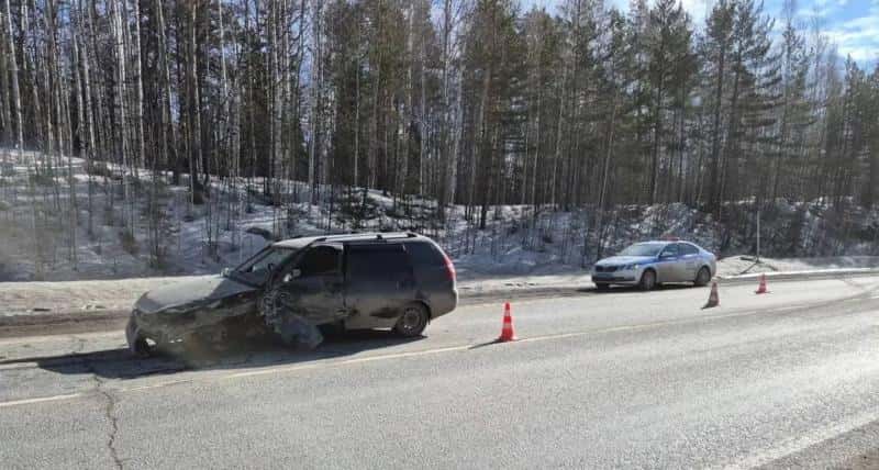 На трассе Екатеринбург – Серов произошло ДТП: пострадал водитель «Лады»