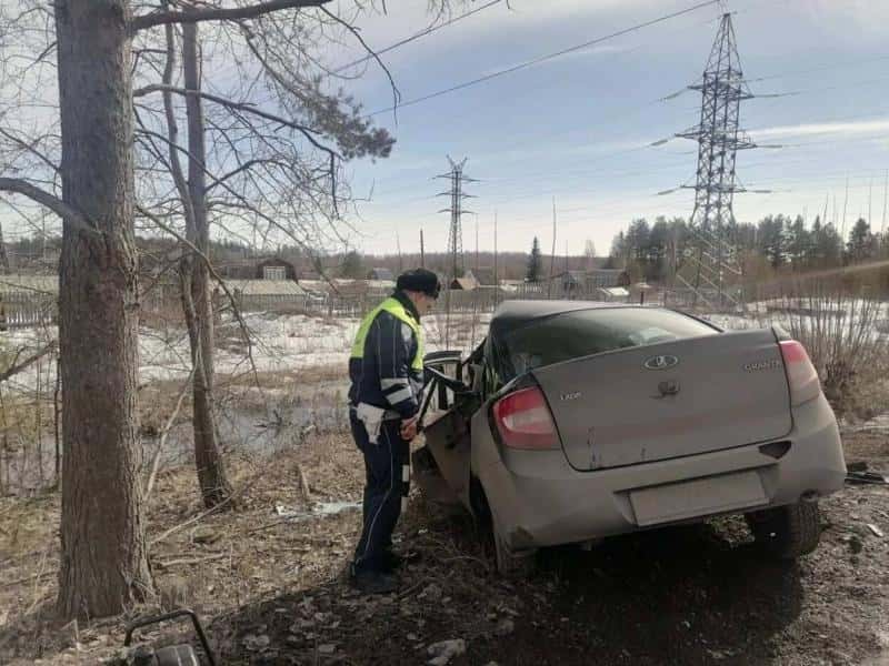 Смертельное ДТП на Урале — водитель «Лады» выехал на встречку и столкнулся с КамАЗом