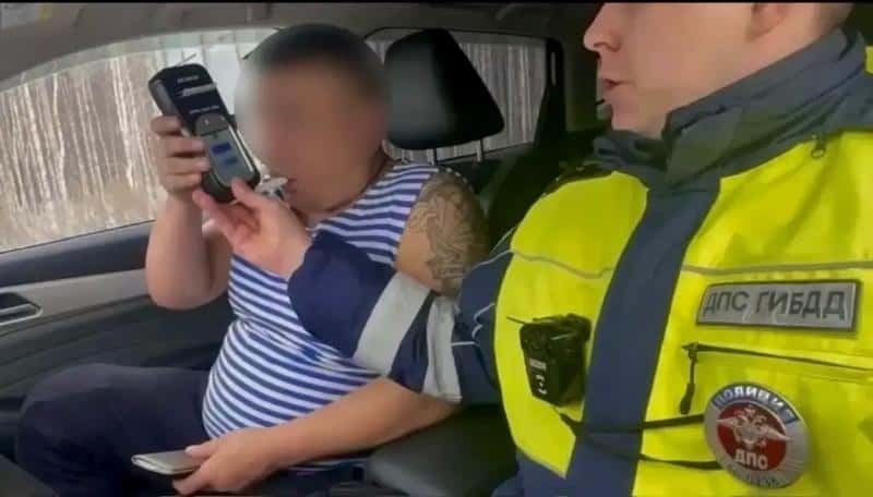 Пьяный водитель перевозил детей под Екатеринбургом — ему грозит 45 тысяч штрафа и лишение прав