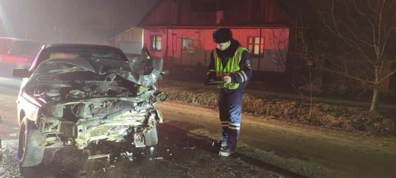 Жительница Урала без прав выехала на встречку и столкнулась с «Газ Некст» — это не первое нарушение