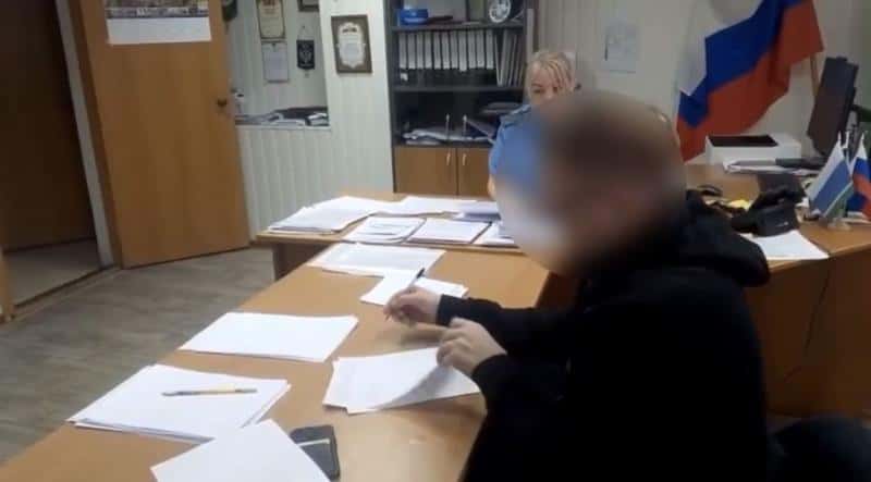 Сняли с рейса в Кольцово: мужчина задолжал 16 млн рублей, из них миллион — своему ребёнку