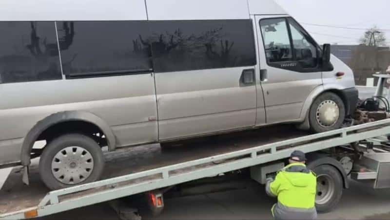 Рейд ГИБДД на Урале: у одного автобуса нашли 5 нарушений — водитель без прав возил пассажиров
