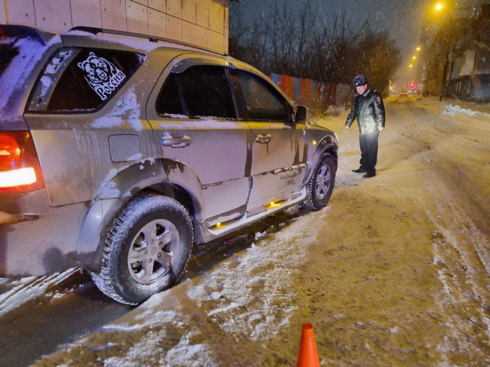 Возвращался из садика — в Екатеринбурге шестилетний мальчик погиб под колёсами машины | В Екатеринбурге "Kia Sorento" задавил шестилетнего мальчика Возвращался из садика — в Екатеринбурге шестилетний мальчик погиб под колёсами машины | В Екатеринбурге "Kia Sorento" задавил шестилетнего мальчика
