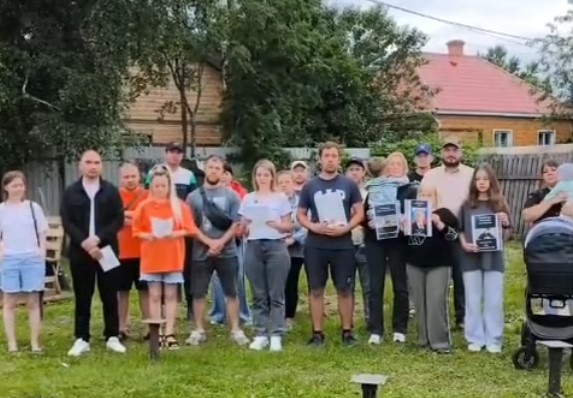 Более 60 семей в Тюмени попросили Путина вмешаться из-за недостроенных домов  | В Тюмени 60 семей не получили жильё, обещанное застройщиком 