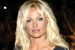 Памела Андерсон летит в Екатеринбург
