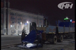 В столице Среднего Урала на главной площади возводят городок