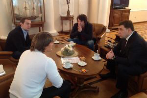 Губернатор Куйвашев поговорил с Константином Хабенским. О чем?