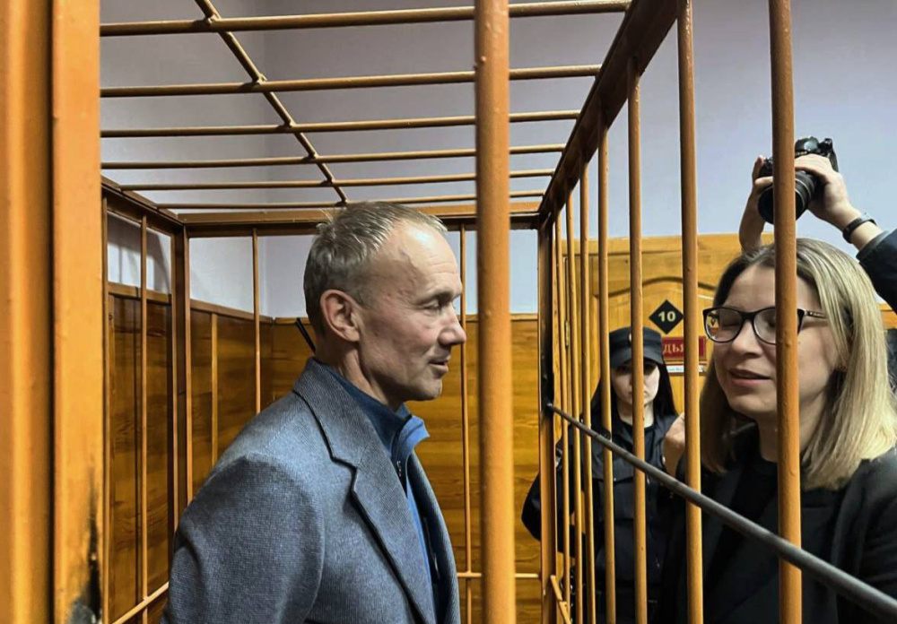 Бывший вице-губернатор Свердловской области Чемезов отправился в СИЗО | В Екатеринбурге суд арестовал бывшего вице-губернатора Олега Чемезова Бывший вице-губернатор Свердловской области Чемезов отправился в СИЗО | В Екатеринбурге суд арестовал бывшего вице-губернатора Олега Чемезова