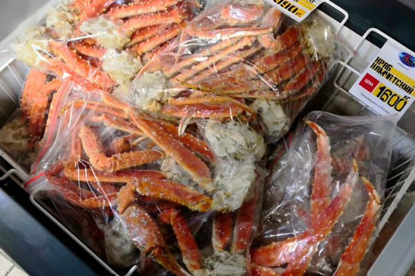 Более 100 кг морепродуктов неизвестного происхождения выявили уральские таможенники