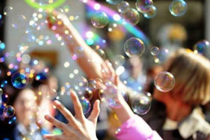 В Екатеринбурге прошел день мыльных пузырей "Запузырим Екатеринбург"