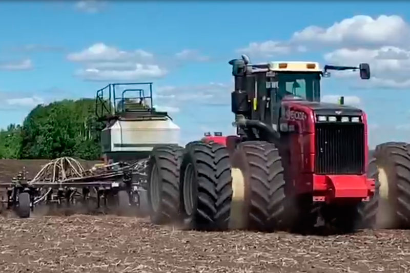 Посевная на Среднем Урале ведется в условиях усиленных мер санбезопасности Посевная на Среднем Урале ведется в условиях усиленных мер санбезопасности
