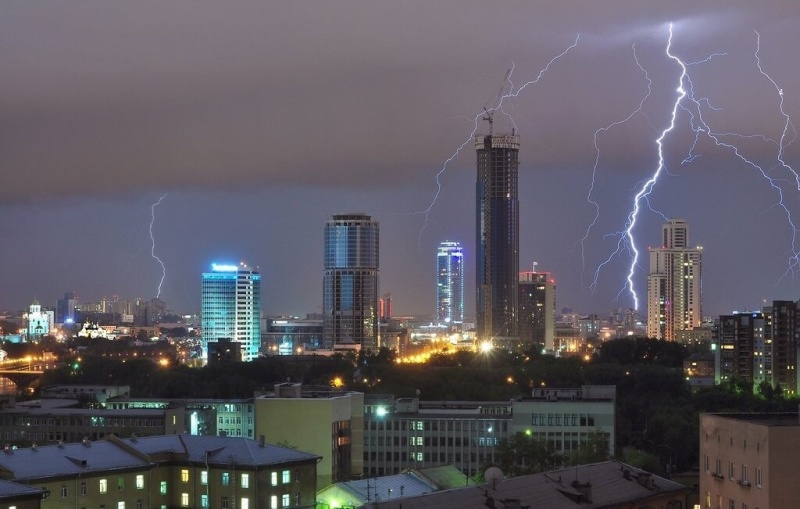 25 мая местами в Свердловской области ожидается ветер с порывами до 18 м/с, сильные дожди, грозы