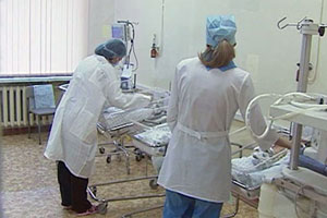 Врача подозревают в доведении матери до убийства малыша и попытки самоубийства