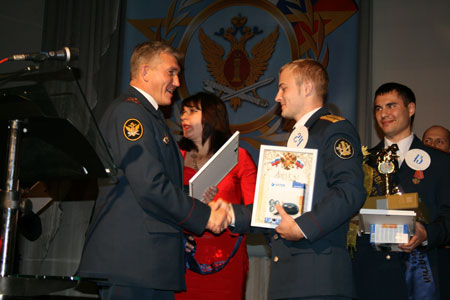 Лучший офицер Свердловского ГУФСИН отправится в Казань
