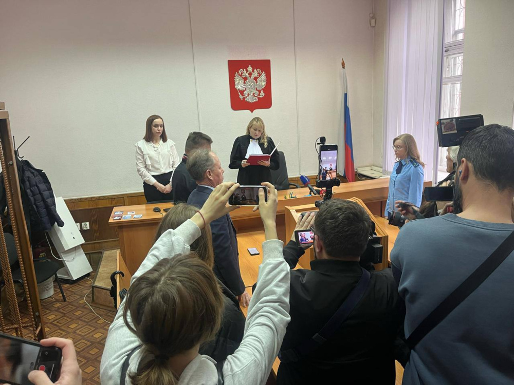 Главный свердловский десантник Евгений Тетерин избежал наказания за посредничество в коррупции | Главного уральского десантника осудили на девять лет и освободили от наказания Главный свердловский десантник Евгений Тетерин избежал наказания за посредничество в коррупции | Главного уральского десантника осудили на девять лет и освободили от наказания