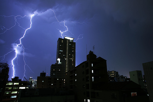 Прогноз погоды на выходные: всем, кто любит грозу в конце мая Прогноз погоды на выходные: всем, кто любит грозу в конце мая