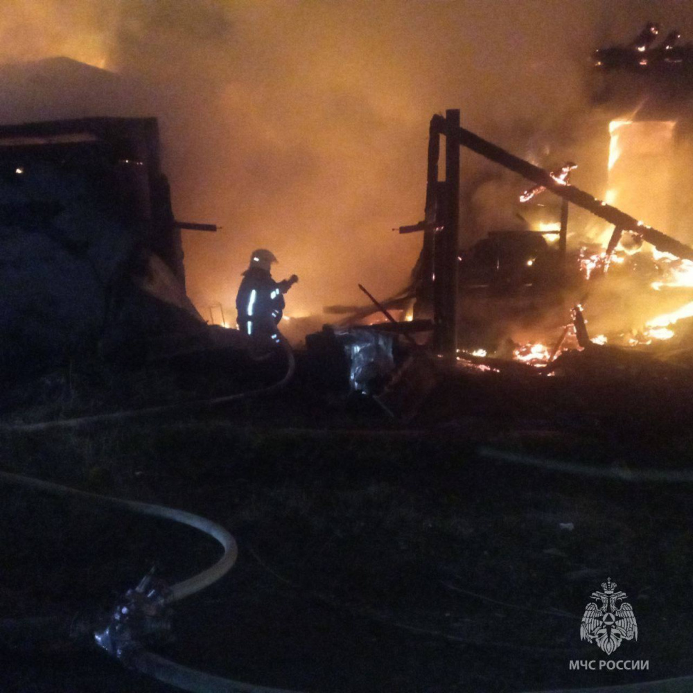 Мужчина, подросток, две женщины — пожар погубил людей на Урале | На Урале в пожаре погибли четыре человека Мужчина, подросток, две женщины — пожар погубил людей на Урале | На Урале в пожаре погибли четыре человека