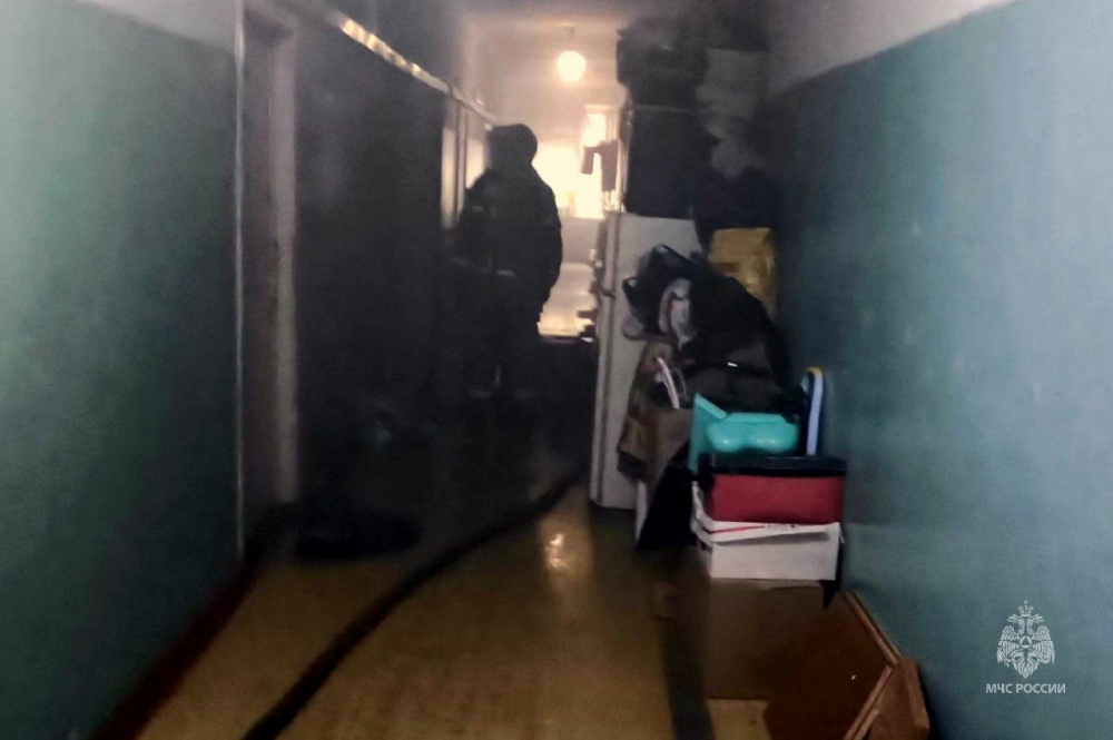 Пошёл дым — в Челябинске 47-летняя женщина погибла в огне  | В Челябинске женщина погибла при пожаре 