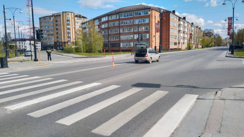 В Тобольске «Лада Калина» сбила школьника | В Тюменской области 10-летний мальчик попал под машину