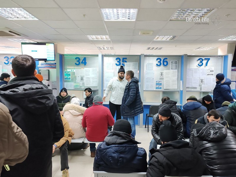 МВД, СКР и ФСБ раскрыли группировку, незаконно помогающую мигрантам на Урале  | В Екатеринбурге обезвредили группировку, нелегально помогающую мигрантам 