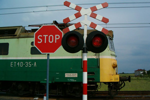 Поезд и автобус столкнулись в Ленинградской области