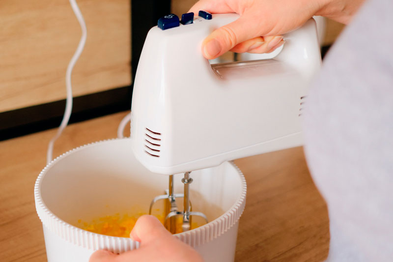 В торговых точках России нашли много опасной еды | В России активно торговали едой с кишечной палочкой