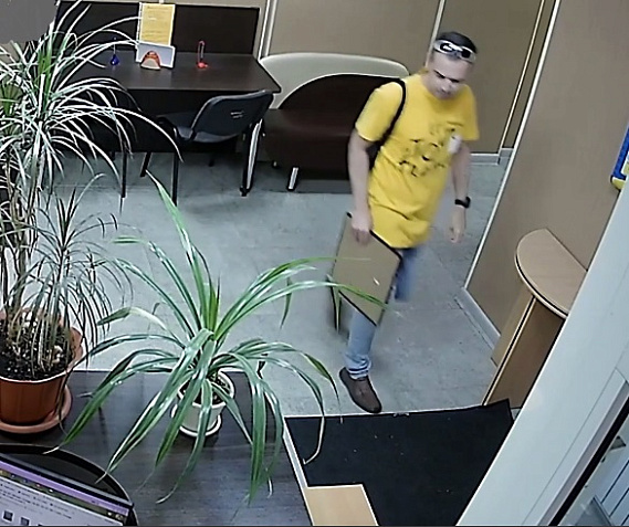 На Урале из офиса управляющей компании украли портрет Путина На Урале из офиса управляющей компании украли портрет Путина