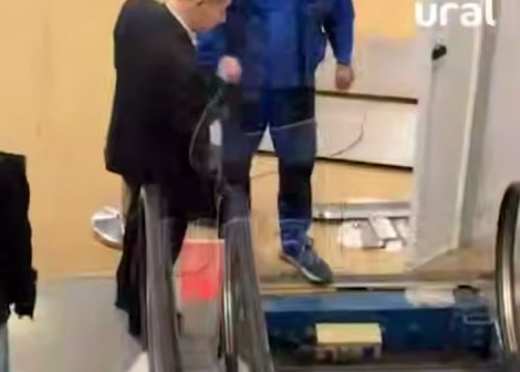 В торговом центре в Екатеринбурге маленькому мальчику оторвало часть руки  | Ребёнку оторвало часть руки в торговом центре в Екатеринбурге 