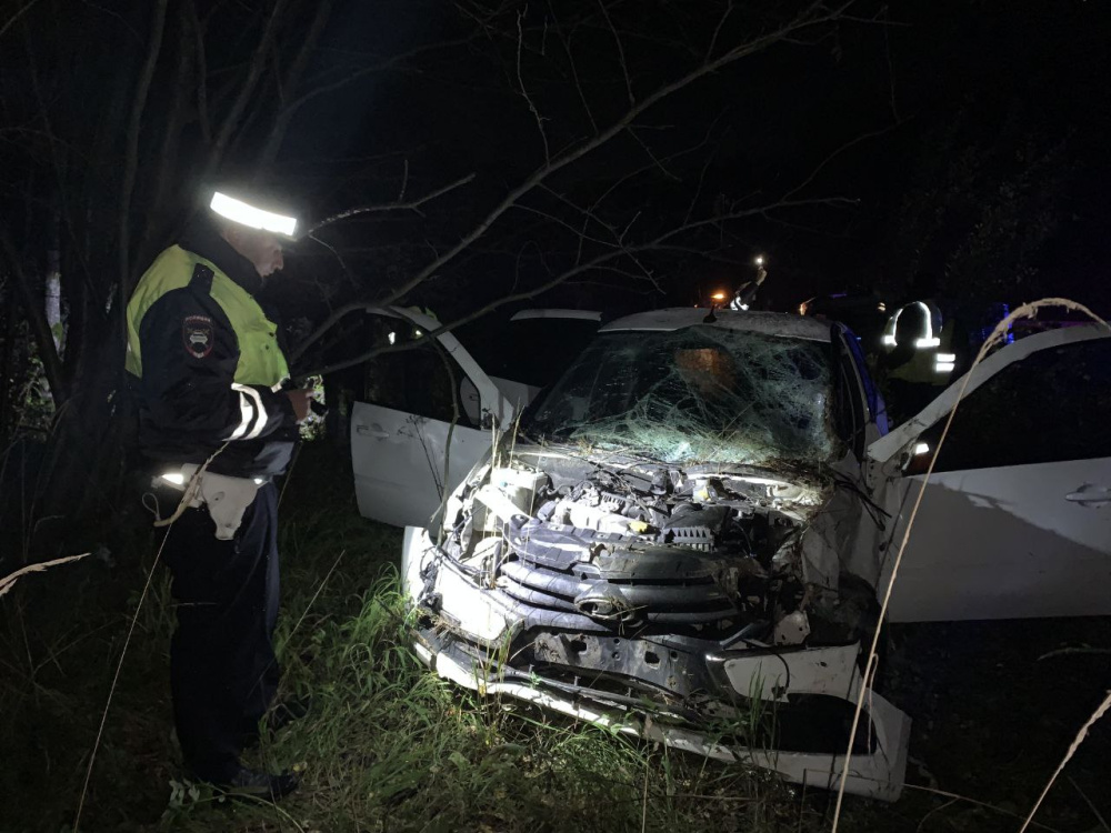 В Белоярском районе автомобиль вылетел с трассы, водитель погиб | Водитель погиб в ДТП на трассе Екатеринбург — Тюмень В Белоярском районе автомобиль вылетел с трассы, водитель погиб | Водитель погиб в ДТП на трассе Екатеринбург — Тюмень
