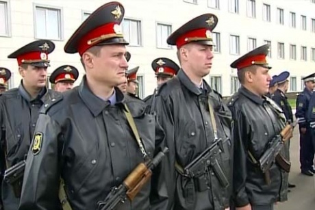 Путин поздравил силовиков