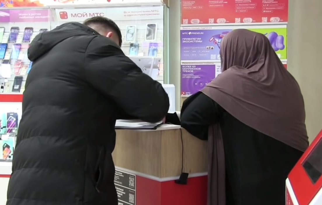 Сотрудники салона МТС «помогли» пенсионерке залезть в долговую яму 