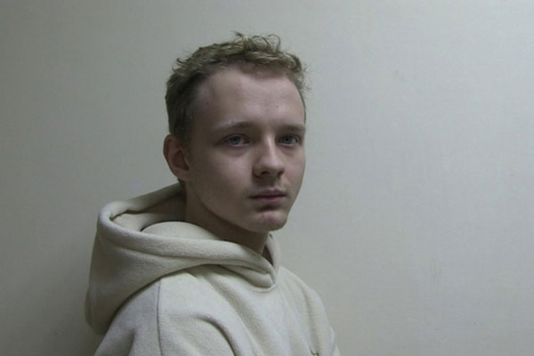 В Екатеринбурге сотрудники правопорядка задержали 19-летнего альфонса, охотившегося за телефонами девушек