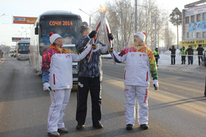 Ирина Родина приняла эстафету Олимпийского огня