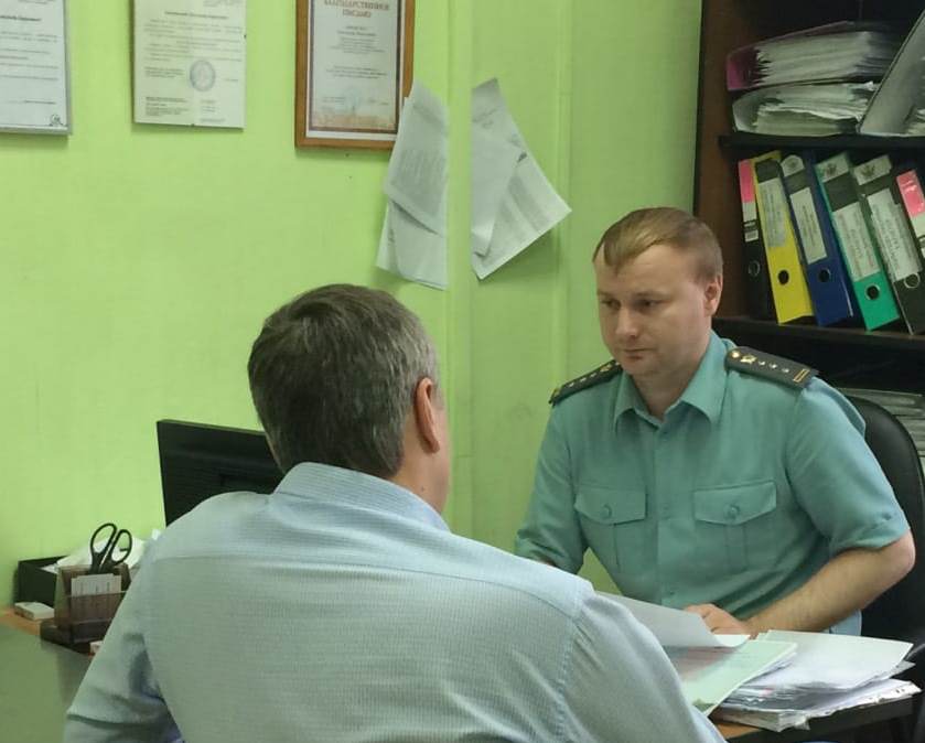 Благодаря действиям судебного пристава мужчина получил компенсацию и трудовую книжку