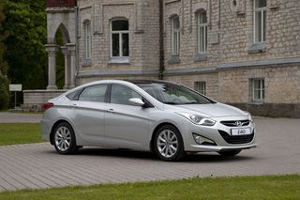 Без нескольких опций автомобиль Hyundai i40 подешевел на 130 тысяч рублей Без нескольких опций автомобиль Hyundai i40 подешевел на 130 тысяч рублей