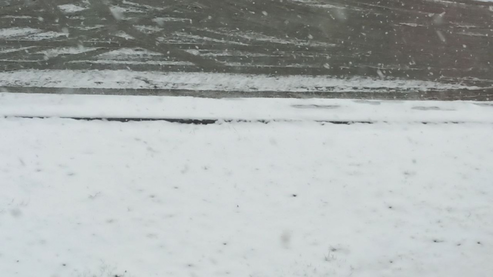 Регионы Урала завалило снегом  | На Урал обрушились снегопады 