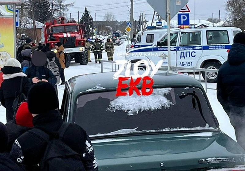 Силовики перекрыли подъезды: что произошло в школе Пышмы | В посёлке Пышма эвакуировали школу из-за угрозы теракта Силовики перекрыли подъезды: что произошло в школе Пышмы | В посёлке Пышма эвакуировали школу из-за угрозы теракта