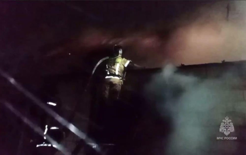 Пожарный извещатель не помог — в Кургане пожар унес жизнь ребенка. | В Кургане в огне погиб мальчик из многодетной семьи 