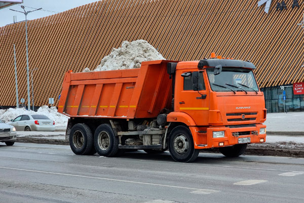 Екатеринбуржцы неоднозначно оценили работу коммунальных служб этой зимой Екатеринбуржцы неоднозначно оценили работу коммунальных служб этой зимой