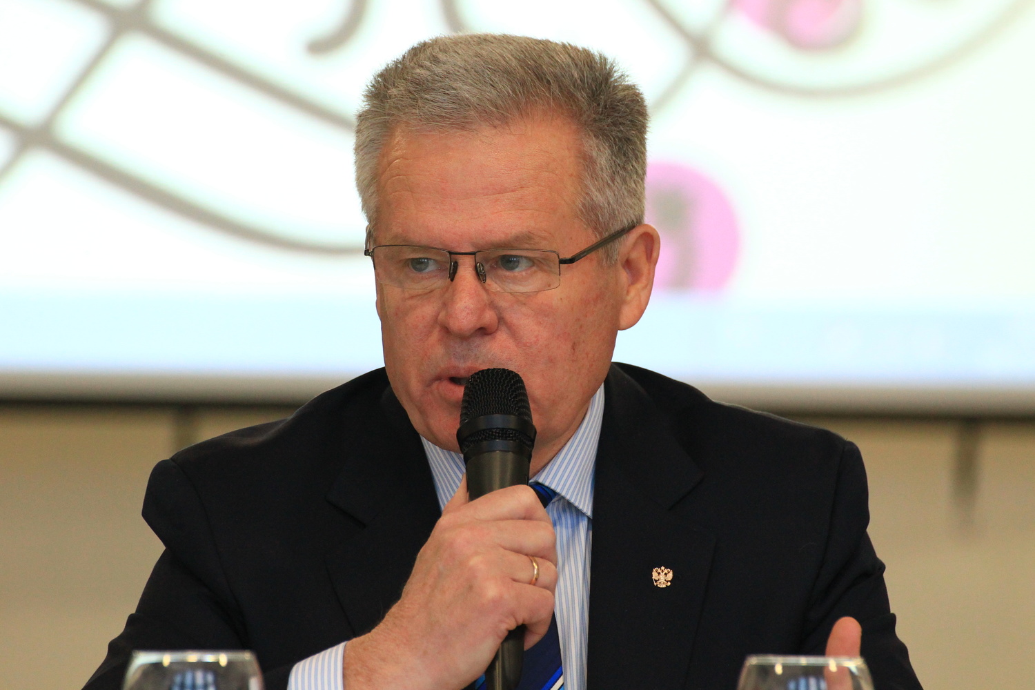 Подозреваемый в получении взятки экс-мэр Каменска-Уральского Михаил Астахов выпущен из-под домашнего ареста