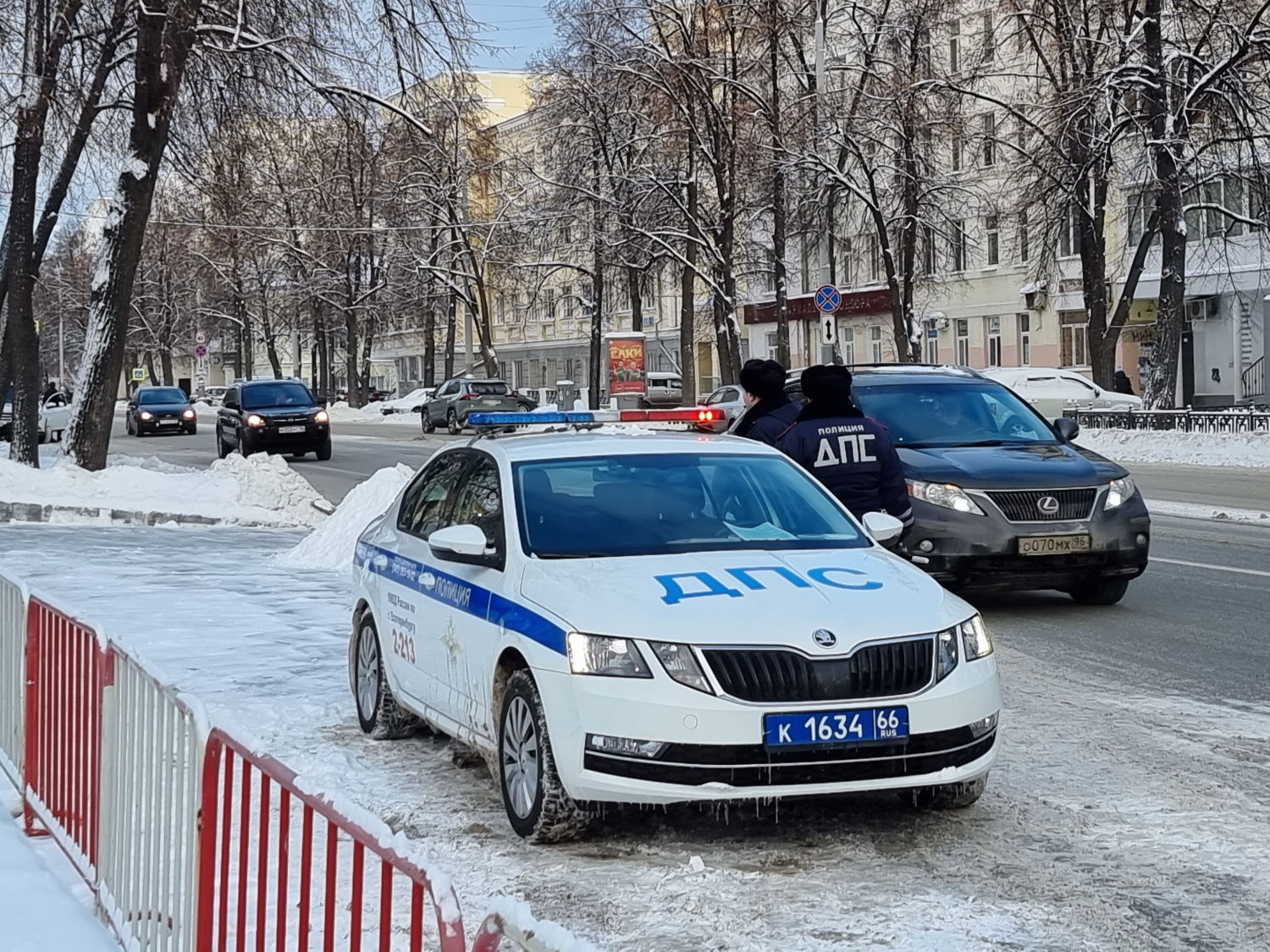 Изменения в работе Госавтоинспекции во время новогодних праздников: что нужно знать