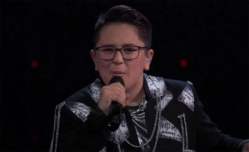 Ученик из Екатеринбурга вернулся в «Голос. Дети», но уступил в SMS-голосовании | 15-летний екатеринбуржец снова вышел на сцену «Голоса. Дети» — и покорил зал