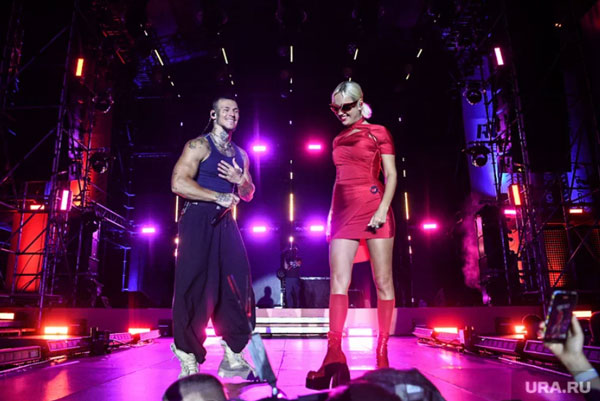 На юбилее Екатеринбурга выступили Клава Кока и Niletto. Видео