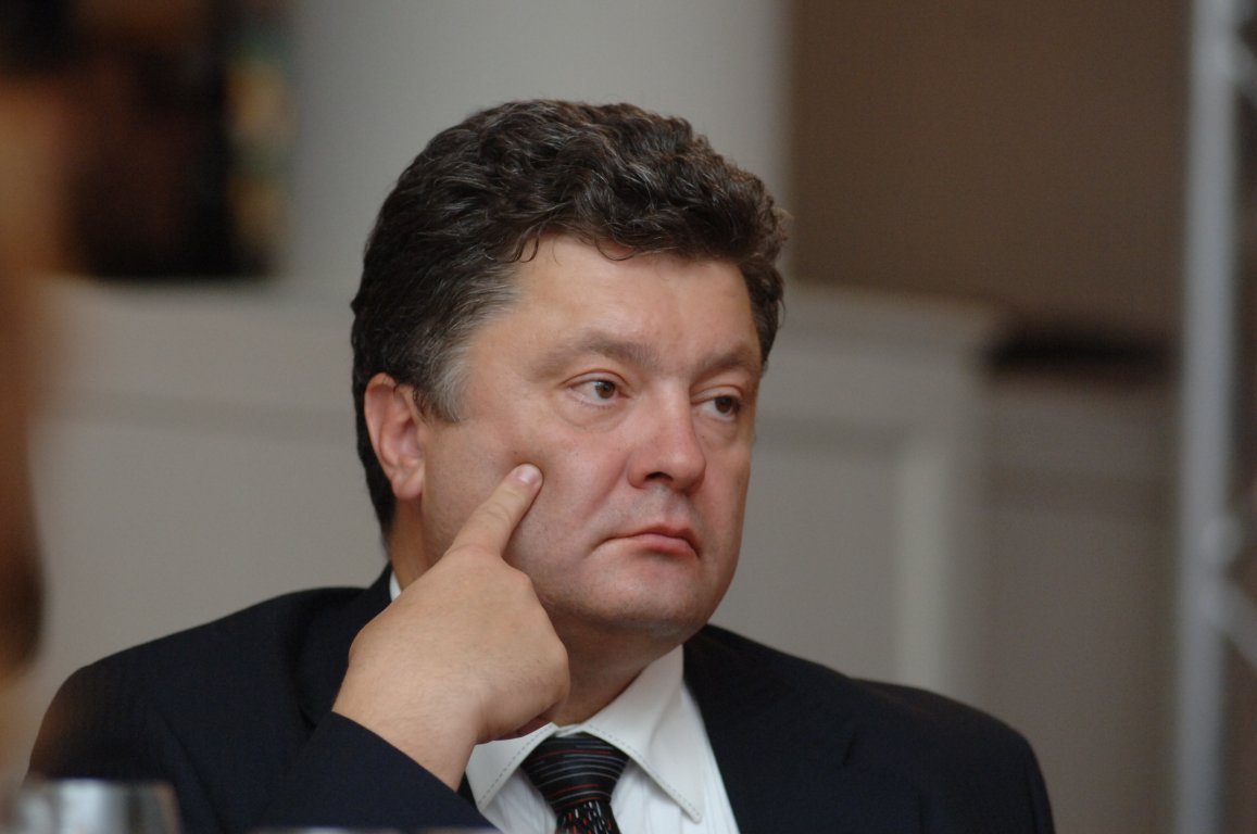 Порошенко предлагает ввести особый порядок самоуправления на Украине Порошенко предлагает ввести особый порядок самоуправления на Украине