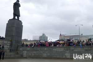 На Парад Победы в Екатеринбурге пришли 15 тысяч человек На Парад Победы в Екатеринбурге пришли 15 тысяч человек