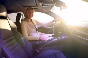 Шарапова представила свой именной автомобиль Porsche